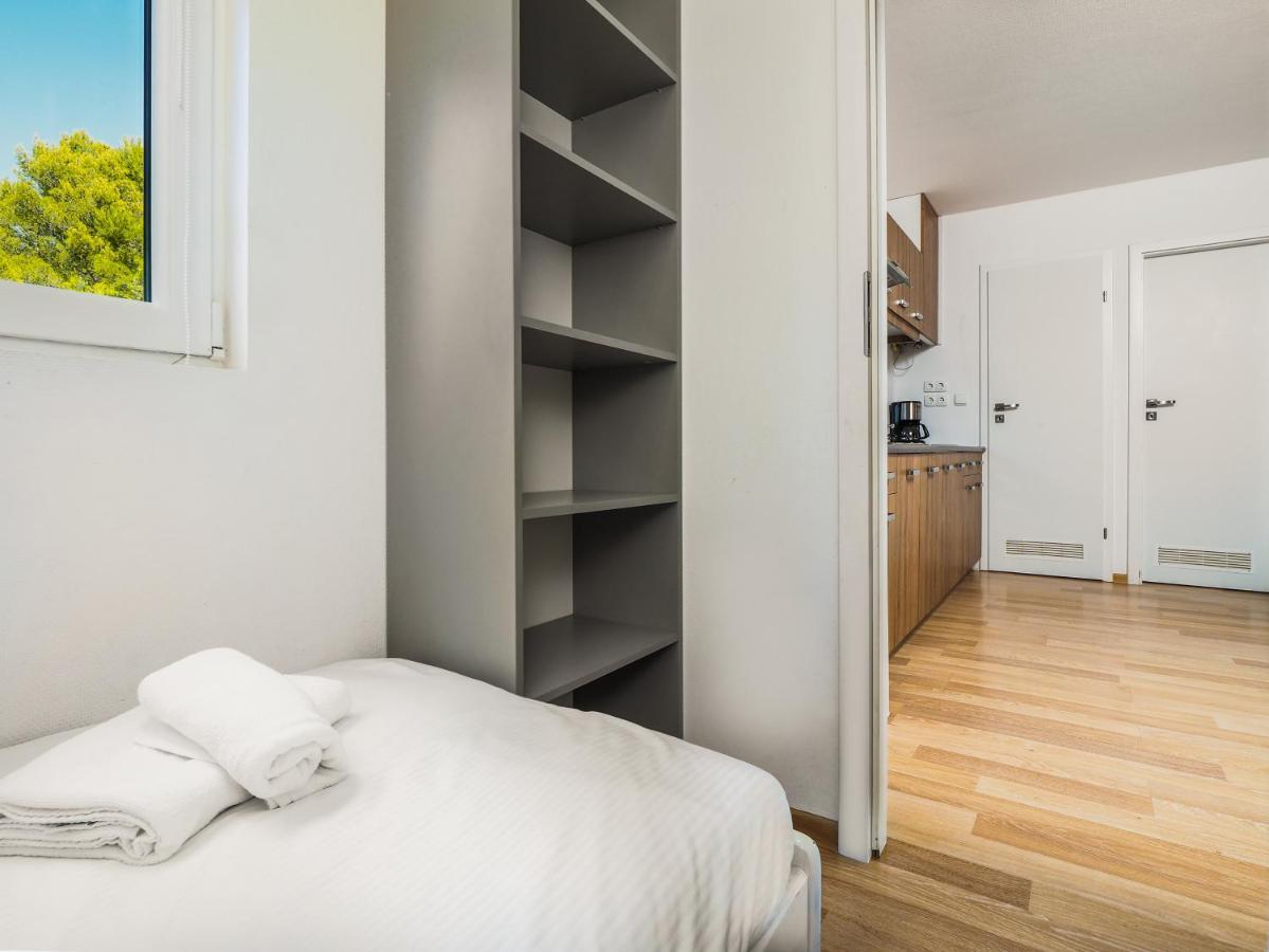 Mediteran Travel Mobile Homes Uvala Slana セルツェ エクステリア 写真
