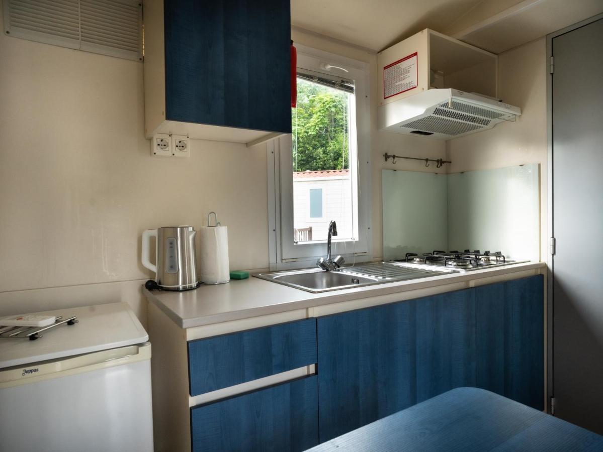 Mediteran Travel Mobile Homes Uvala Slana セルツェ エクステリア 写真