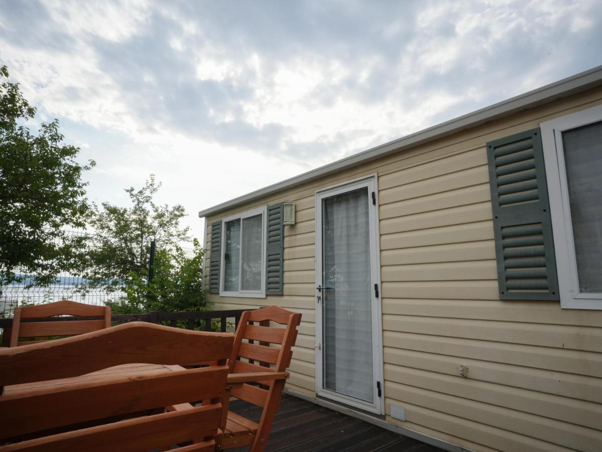Mediteran Travel Mobile Homes Uvala Slana セルツェ エクステリア 写真